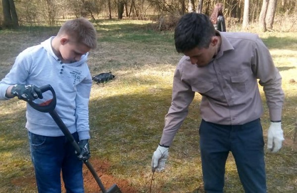 Atnaujintas praeitais metais nuniokotas „Lietavos“ mokyklos parkas