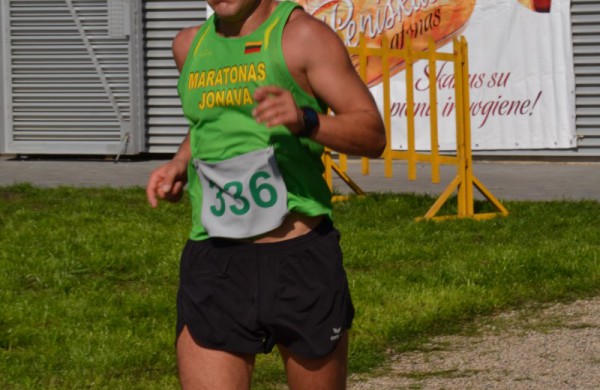 Septintajame „Varnutės“ bėgime ir Jonavos atletų pergalės