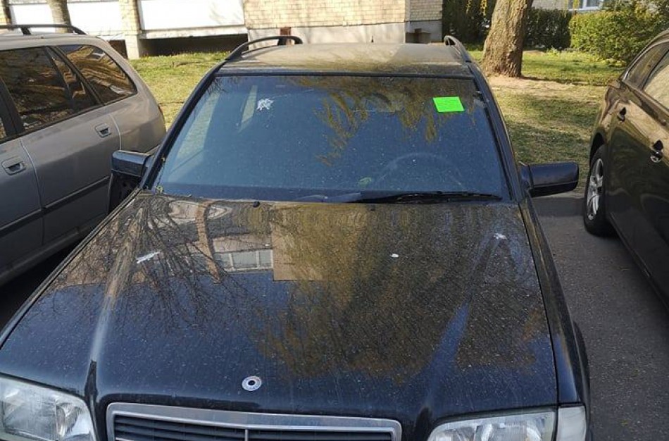 Neeksploatuojamų automobilių savininkams – iškalbingi perspėjimai