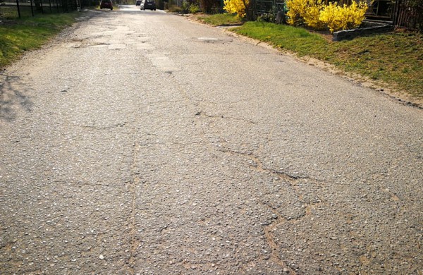 Smėlio gatvės ir Pušų skersgatvio kelio danga artimiausiu metu keičiama nebus