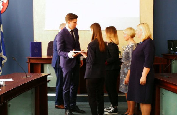 Apdovanotos Grigorijaus Kanovičiaus premijos rašinių paskatinamojo prizo laimėtojos