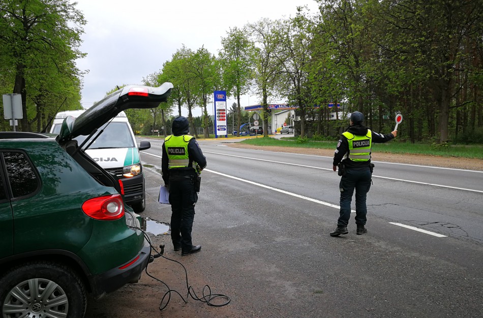 Šiandien tikrinta, kokią taršą į orą skleidžia automobilių išmetamos dujos