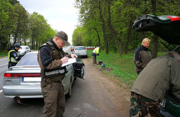 Šiandien tikrinta, kokią taršą į orą skleidžia automobilių išmetamos dujos