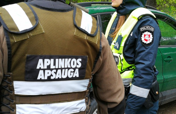 Šiandien tikrinta, kokią taršą į orą skleidžia automobilių išmetamos dujos