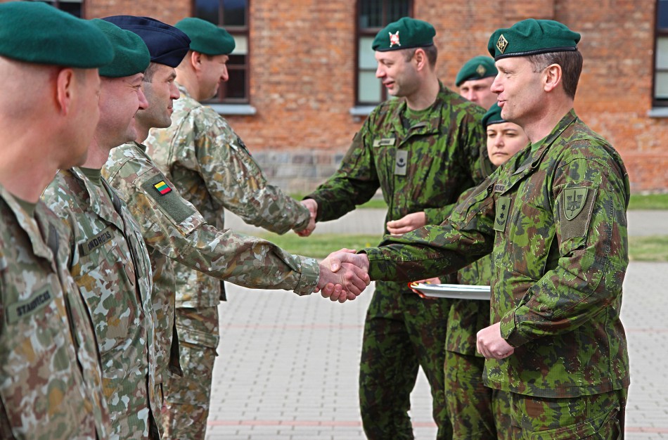 Kaune į mokymo operaciją Ukrainoje išlydėti Lietuvos kariai