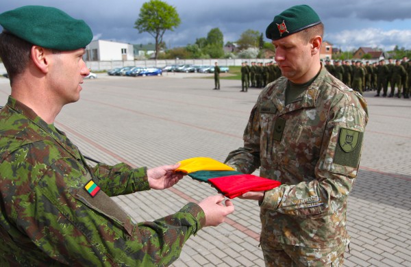 Kaune į mokymo operaciją Ukrainoje išlydėti Lietuvos kariai
