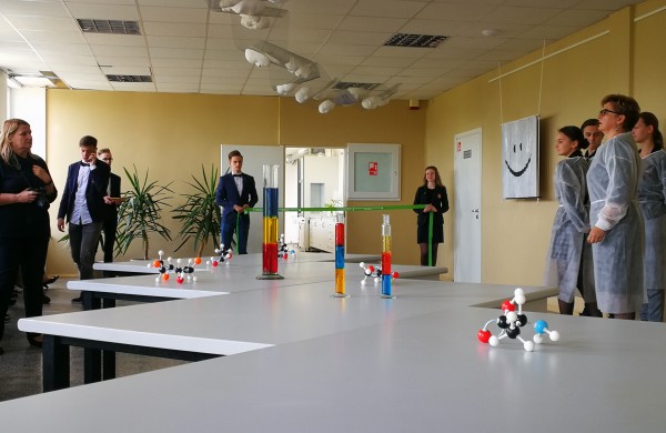 Senamiesčio gimnazijoje atidaryta gamtos mokslų laboratorija