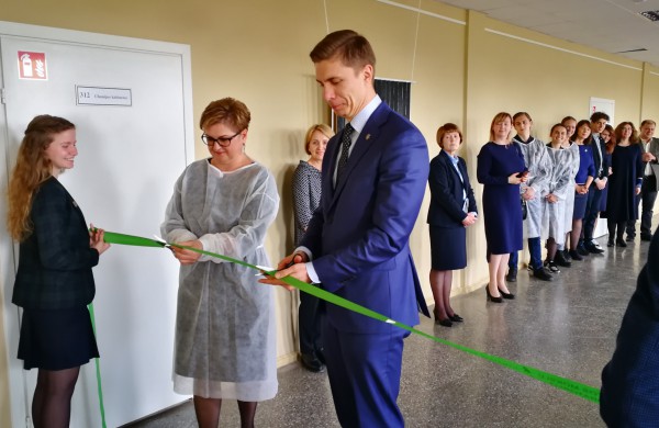 Senamiesčio gimnazijoje atidaryta gamtos mokslų laboratorija