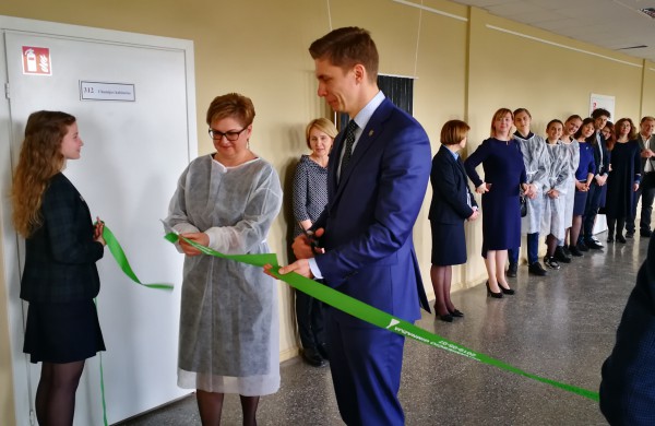 Senamiesčio gimnazijoje atidaryta gamtos mokslų laboratorija