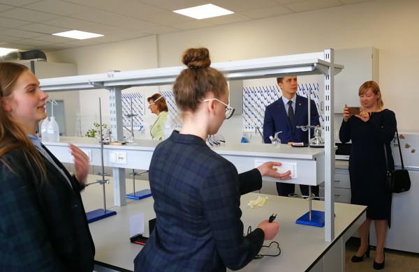 Senamiesčio gimnazijoje atidaryta gamtos mokslų laboratorija