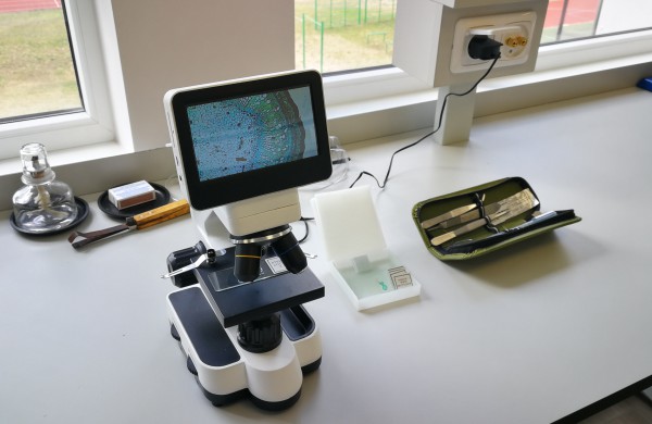 Senamiesčio gimnazijoje atidaryta gamtos mokslų laboratorija