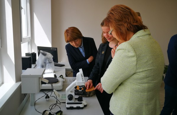 Senamiesčio gimnazijoje atidaryta gamtos mokslų laboratorija