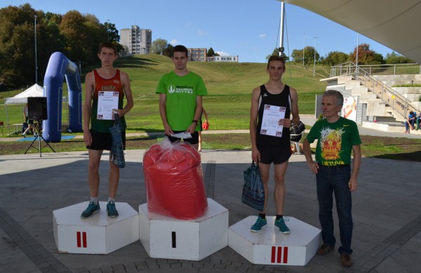 Septintajame „Varnutės“ bėgime ir Jonavos atletų pergalės