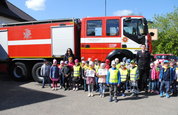 Jonavos lopšelyje-darželyje „Bitutė“ rajono priešmokyklinukai pagilino žinias apie saugų elgesį su ugnimi