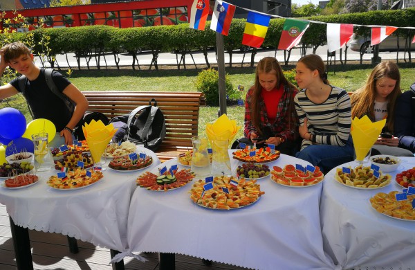 Visą dieną Jonavoje vyksta Europos dienos šventė „Nuo žaidimų iki rinkimų“