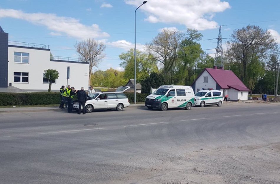 Turgaus darbuotojos dėka sulaikytas neblaivus vairuotojas