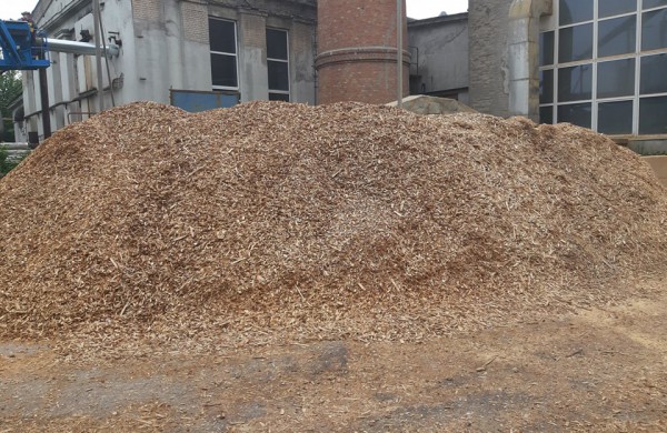 Gyventojai skundžiasi naktimis ore pasklindančiais degėsiais – kaltų nėra?