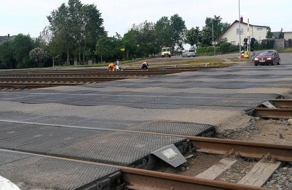 Vieno žmogaus akcija: „Būkite atidūs! Pervaža avarinės būklės!”