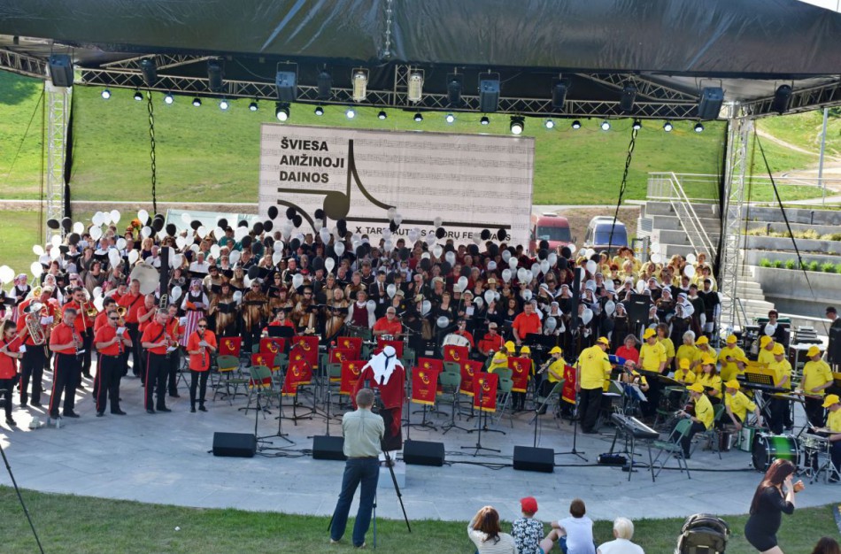 Tarptautiniame chorinės muzikos ir šokių festivalyje Jonavoje – daugiau nei 340 dalyvių, svečiai iš Moldavijos ir Estijos
