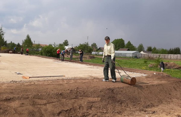 Užusaliečiai kviečia pasidžiaugti kartu – atidaroma nauja aikštelė riedlenčių parkui 