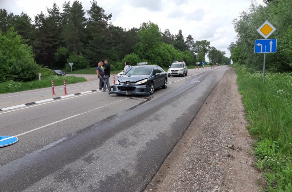 Susidūrė ,,Volkswagen" ir ,,Peugeot"