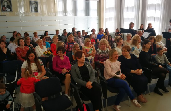 J.Miščiukaitės meno mokykla iškilmingai atsisveikino su savo absolventais  