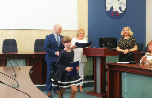 J.Miščiukaitės meno mokykla iškilmingai atsisveikino su savo absolventais  