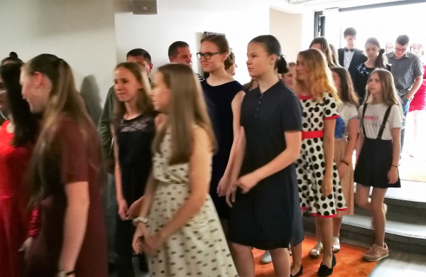 J.Miščiukaitės meno mokykla iškilmingai atsisveikino su savo absolventais  