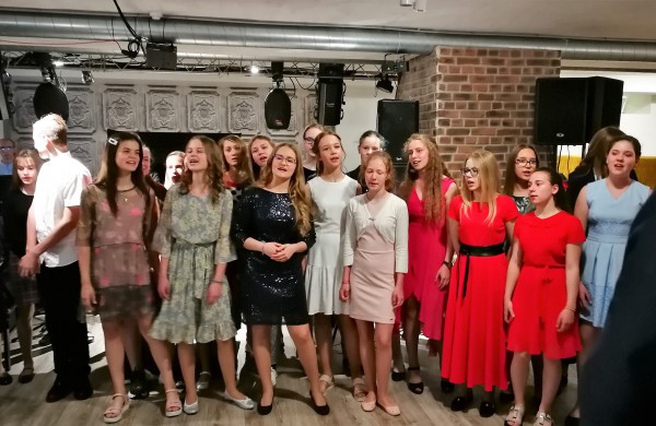 J.Miščiukaitės meno mokykla iškilmingai atsisveikino su savo absolventais  