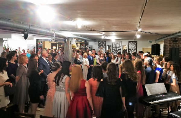 J.Miščiukaitės meno mokykla iškilmingai atsisveikino su savo absolventais  