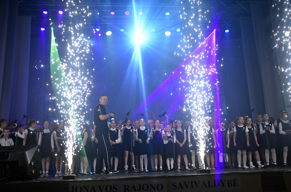 Jonavos Panerio pradinė mokykla pažymėjo savo veiklos 25-metį