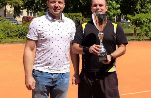 Sekmadienį baigėsi teniso turnyras Jonavos garbės piliečio taurei laimėti 