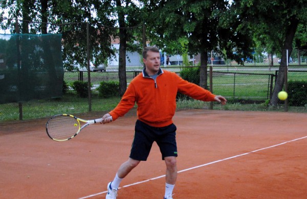 Sekmadienį baigėsi teniso turnyras Jonavos garbės piliečio taurei laimėti 