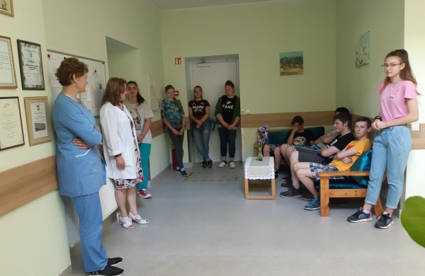 ,,Šokom“ į tėvų klumpes