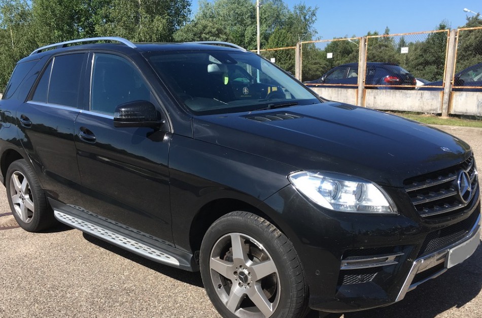 Jonaviškis į Lietuvą varė, įtariama, Jungtinėje Karalystėje pavogtą „Mercedes Benz ML 350“