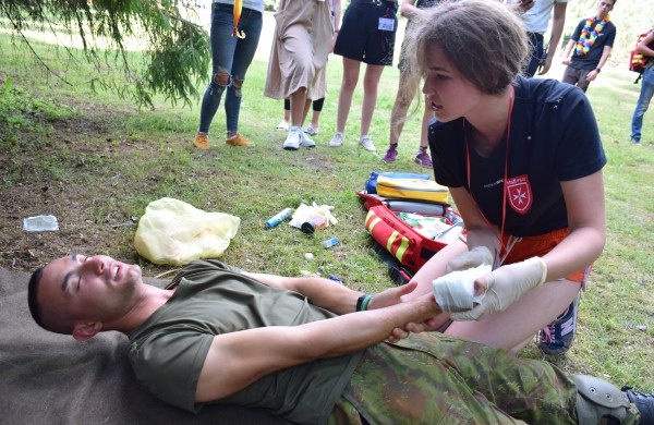 Jonavos rajone vyko respublikinė jaunųjų paramedikų stovykla -  varžybos 