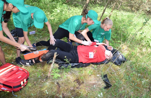 Jonavos rajone vyko respublikinė jaunųjų paramedikų stovykla -  varžybos 