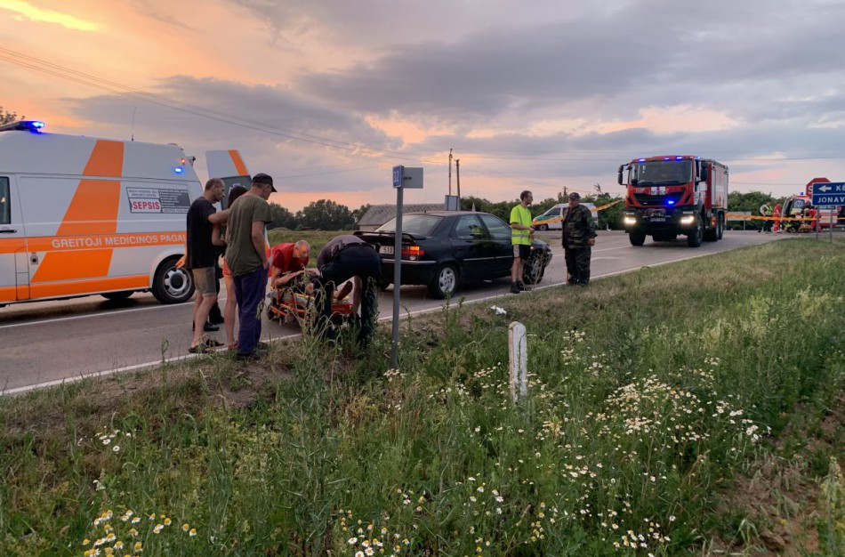 Kelyje Kėdainiai - Jonava įvykusi avarija nusinešė devyniolikmečio gyvybę