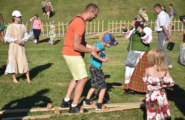 Jonavoje paminėtos Joninės - kviečiame pasidairyti po šventės nuotraukų albumą