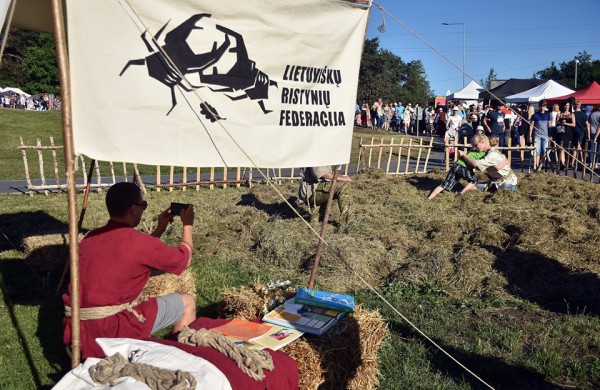 Jonavoje paminėtos Joninės - kviečiame pasidairyti po šventės nuotraukų albumą