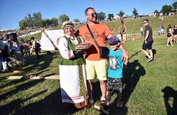 Jonavoje paminėtos Joninės - kviečiame pasidairyti po šventės nuotraukų albumą