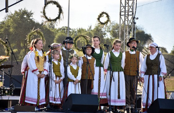 Jonavoje paminėtos Joninės - kviečiame pasidairyti po šventės nuotraukų albumą