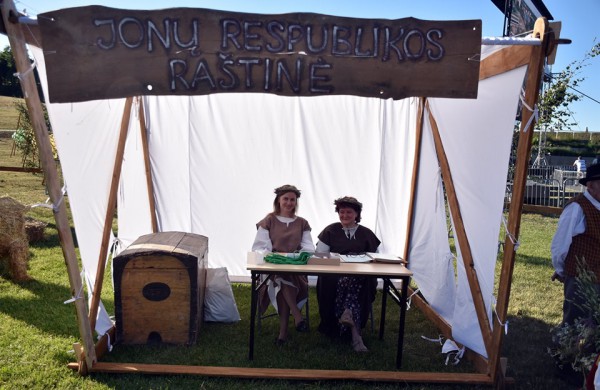 Jonavoje paminėtos Joninės - kviečiame pasidairyti po šventės nuotraukų albumą