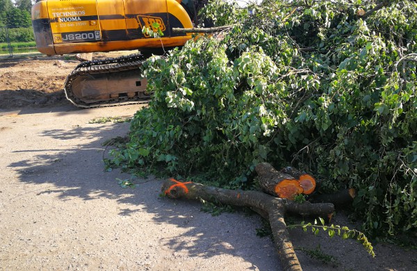 Gyventojas: Vis dar nežinia, kas daroma prie Panerių g. 6 namo!