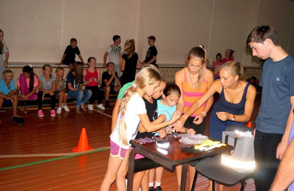 Šokėjai iš Jonavos siautė Molėtų rajone