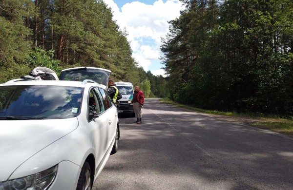 Kelyje neprasilenkė ,,Honda“ ir ,,Škoda“: vienam vairuotojui prireikė medikų pagalbos 