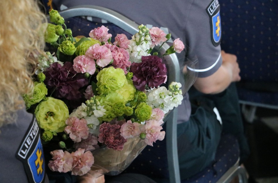 Pagerbti ir apdovanoti Jonavos rajono policijos komisariato policijos pareigūnai