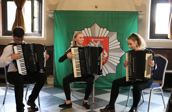 Pagerbti ir apdovanoti Jonavos rajono policijos komisariato policijos pareigūnai