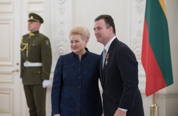 Valstybės apdovanojimai įteikti šalies saugumui ir gynybai nusipelniusiems asmenims 