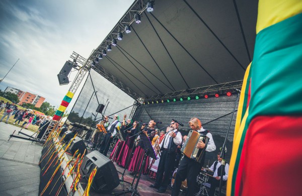 Liepos 6-ąją Jonavos Joninių slėnyje švęsta Karaliaus Mindaugo karūnavimo diena